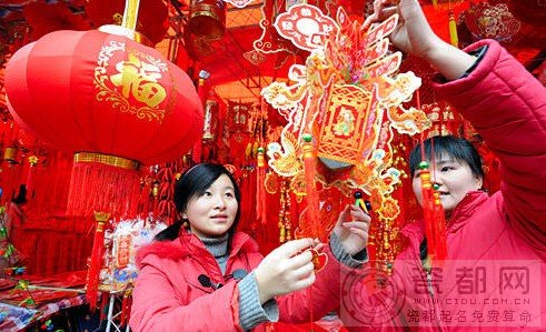 春节正月十二的讲究：选购灯笼