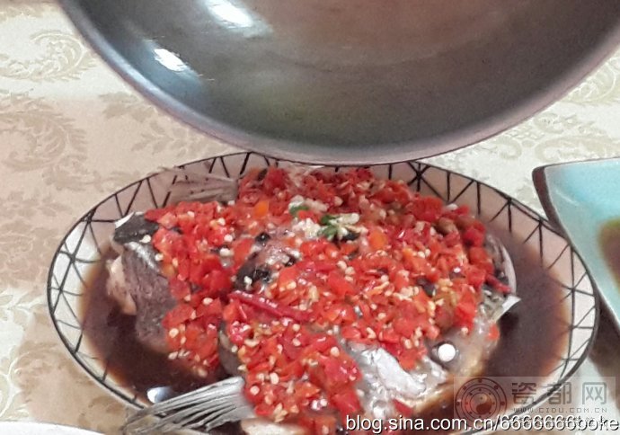 餐桌上的湖南菜剁椒鱼头