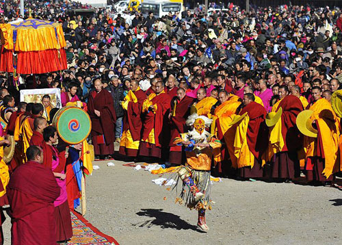 大佛瞻仰节是哪个民族的节日