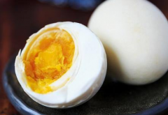 端午节吃咸鸭蛋，那么咸鸭蛋的制作方法有哪些