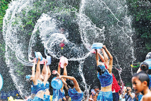 泼水节是哪个民族的节日