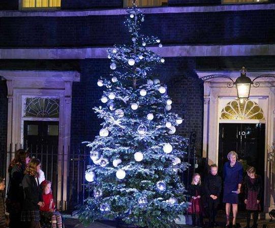 英国圣诞节的6大习俗  英国人过圣诞节的习俗